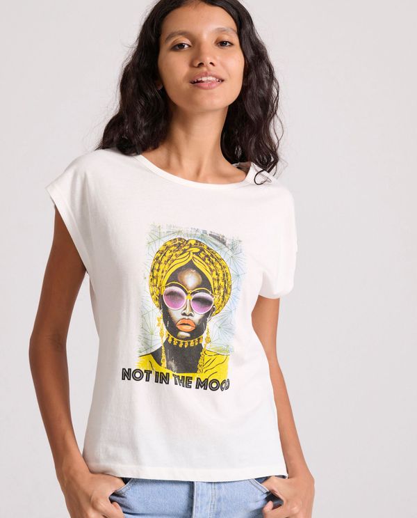 T-shirt με boho τύπωμα και ανοιχτή πλάτη